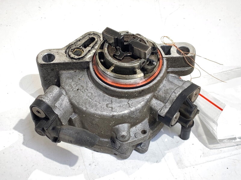 Čerpadlo podtlak Ford Focus III Turnier 2010 - 2022 9804021880