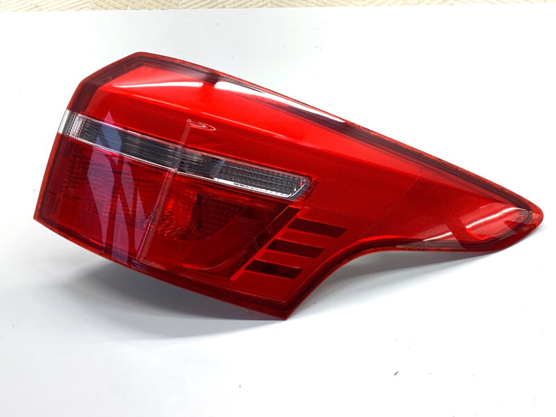 Světlo pravé zadní Ford Focus III Turnier 2010 - 2022