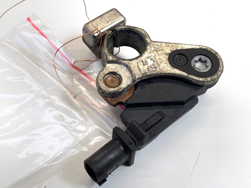 PÓL / svorka (BATERIE) mínus Ford Mondeo V Turnier (CF) 2014 - 2022 DS7T-10C652-AC