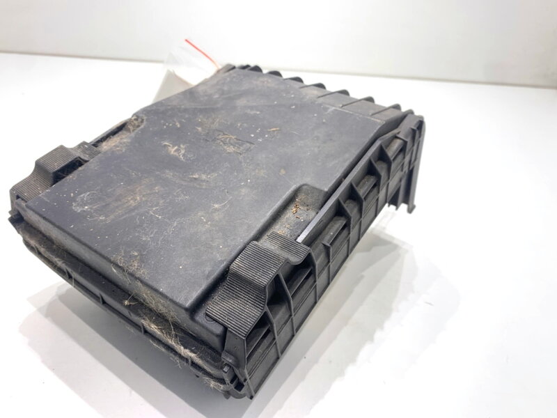 Pojistková skříňka VW Touran (1T1, 1T2) 2003 - 2010 1K0937125A