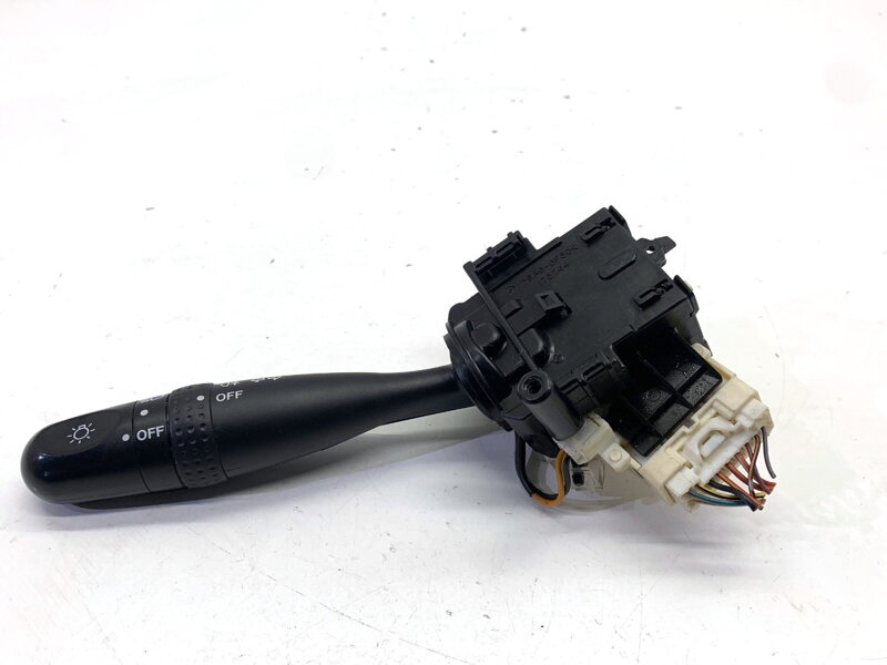 Přepínač směrovek Suzuki Swift III (MZ, EZ) 2005 - 2022
