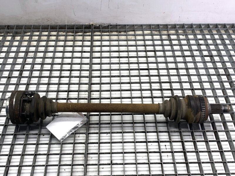 Poloosa levá zadní BMW 3 (E90) 2004 - 2012