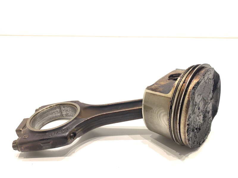 Píst S ojnicí Porsche Cayenne (9PA) 2002 - 2010