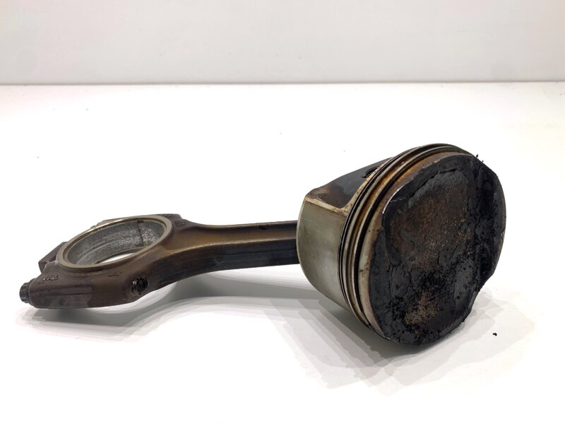 Píst S ojnicí Porsche Cayenne (9PA) 2002 - 2010