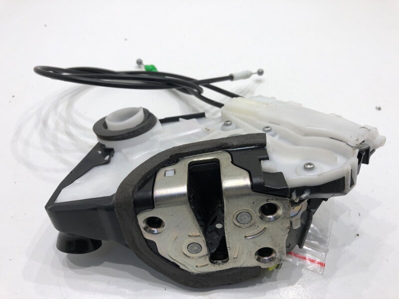 Zámek dveří levý přední Toyota Yaris (_P13_) 2010 - 2022