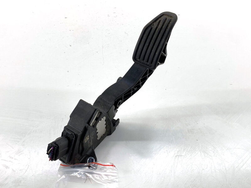 Plynový pedál Toyota Yaris (_P13_) 2010 - 2022 78110-0D120