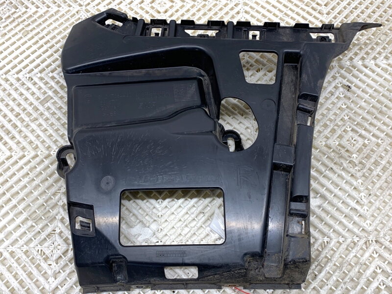 Držák nárazníku pravý zadní BMW 3 Touring (F31) 2012 - 2019 7384480