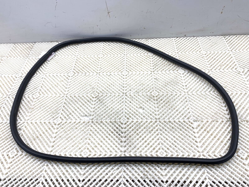 Těsnění dveří přední levé BMW 3 Touring (F31) 2012 - 2019