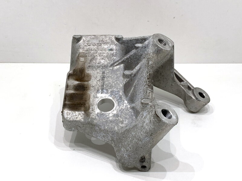 Držák motoru Volvo XC60 II (246) 2017 - 2022 31480551