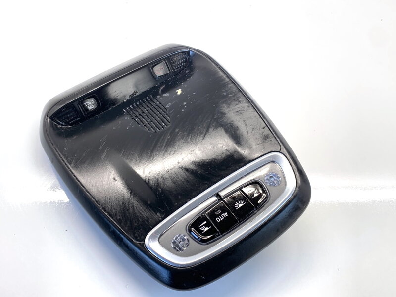 Stropní světlo Volvo XC60 II (246) 2017 - 2022 31479612