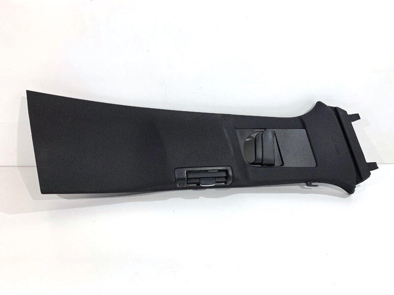 Kryt sloupku pravý zadní Volvo XC60 II (246) 2017 - 2022 32132589