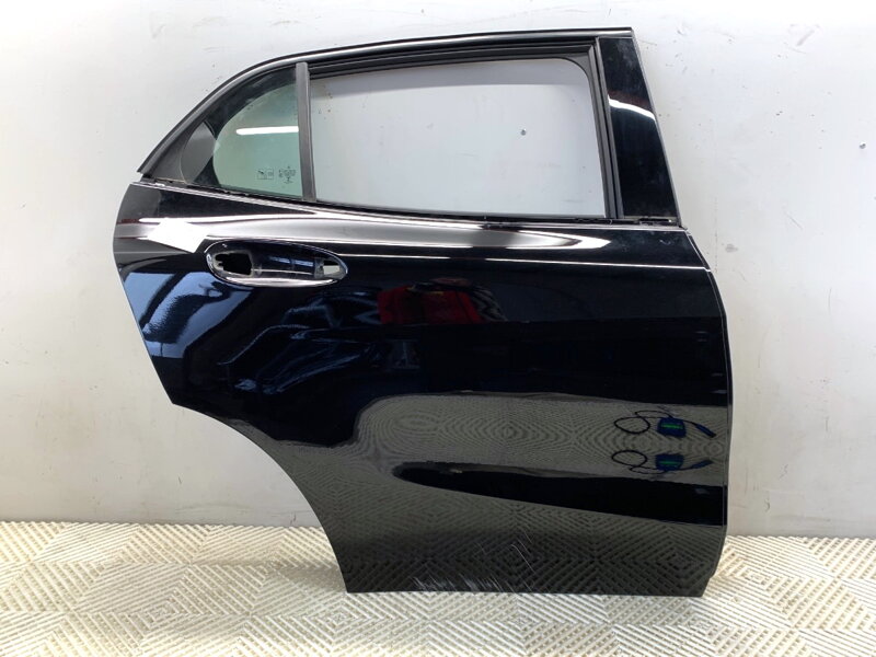 Dveře pravé zadní Mercedes-benz Class GLA (X156) 2013 - 2022