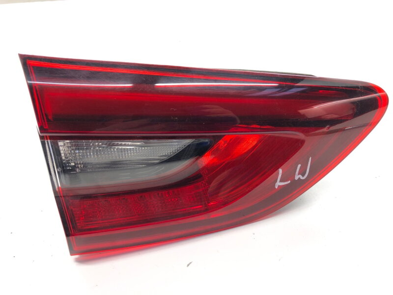 Světlo zadní levé vnitřní Opel Insignia B Sports Tourer (Z18) 2017 - 2022 YR00149180