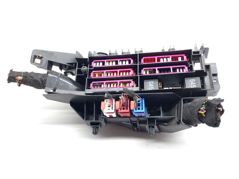 Pojistková skříňka Audi A4 Allroad B9 (8WH, 8WJ) 2016 - 2022 8W0971845AJ