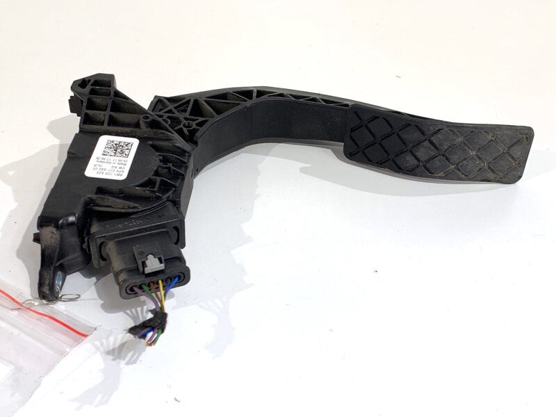 Plynový pedál Audi A4 Allroad B9 (8WH, 8WJ) 2016 - 2022 8W1723523