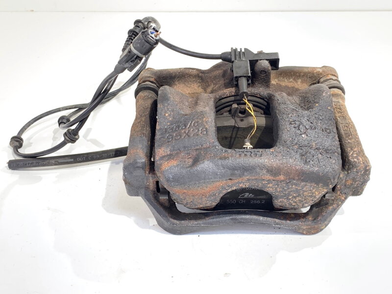 Brzdový třmen pravý přední Mercedes-benz Class GLA (X156) 2013 - 2022