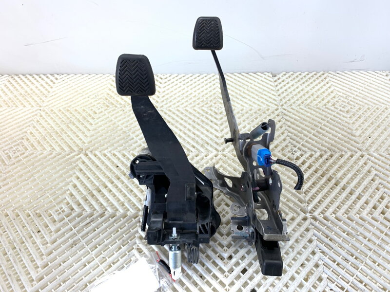 Pedály Toyota Yaris (_P21_, _PA1_, _PH1_) 2020 -