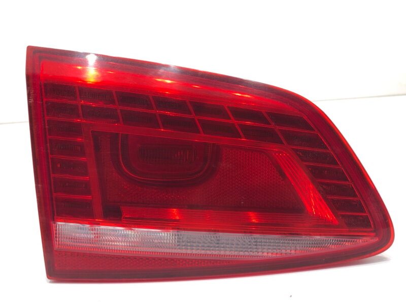 Světlo zadní levé vnitřní VW Passat B7 Variant (365) 2010 - 2015