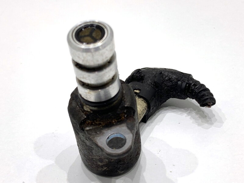 Čidlo tlaku oleje VW Passat B7 Variant (365) 2010 - 2015 06H115243J