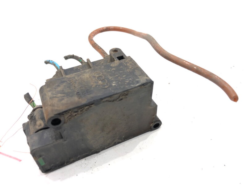 Rozdělovač zavěšení Audi A8 D4 (4H2, 4H8, 4HC, 4HL) 2009 - 2018 4H0616013A