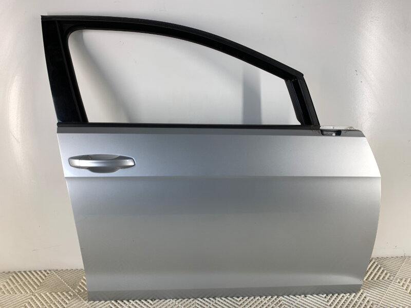 Dveře pravé přední VW Golf VII Variant (BA5, BV5) 2013 - 2022 LA7W