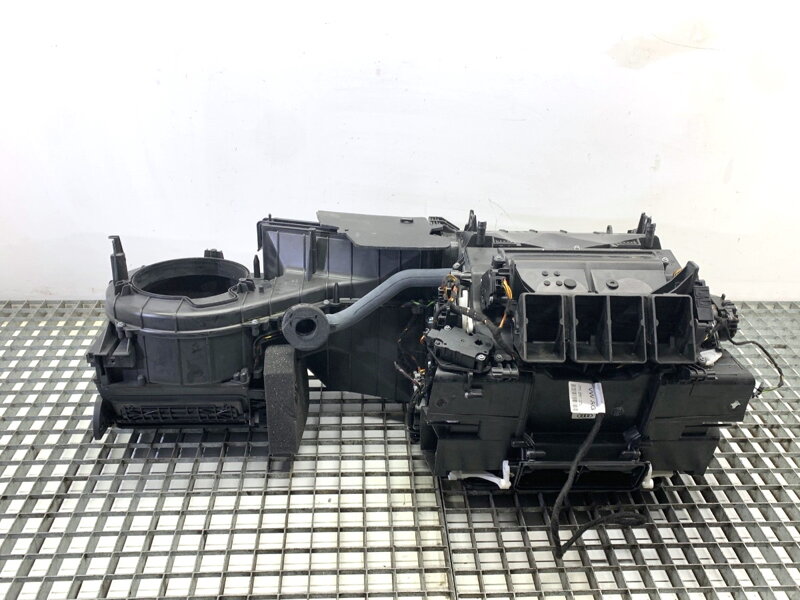 Radiátor topení Audi A8 D4 (4H2, 4H8, 4HC, 4HL) 2009 - 2018 4H1820005H