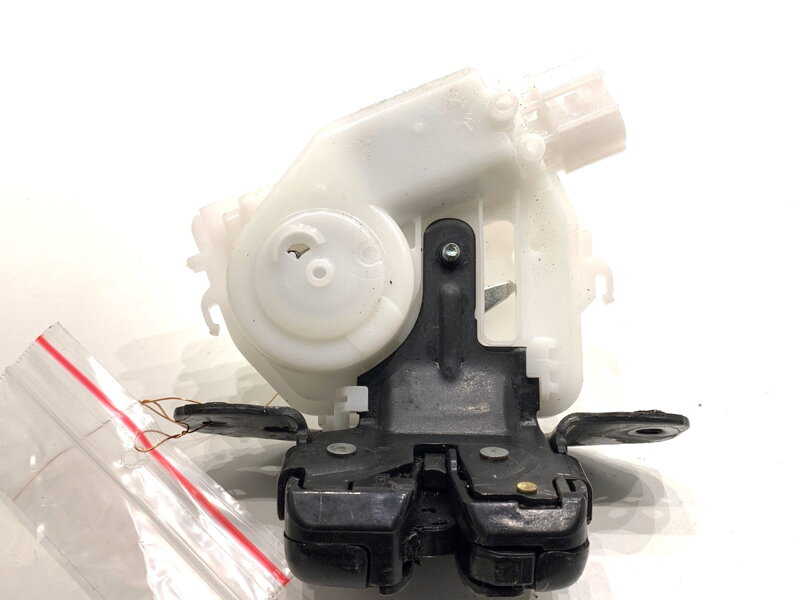 Zámek víka kufru zadní Toyota Yaris (_P21_, _PA1_, _PH1_) 2020 -