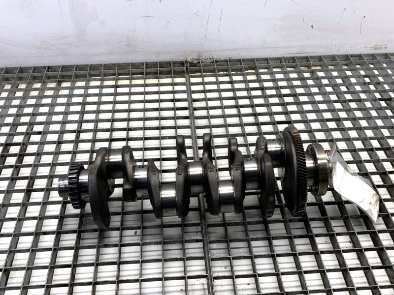 Hřídel klikový Audi A4 Allroad B9 (8WH, 8WJ) 2016 - 2022 04L