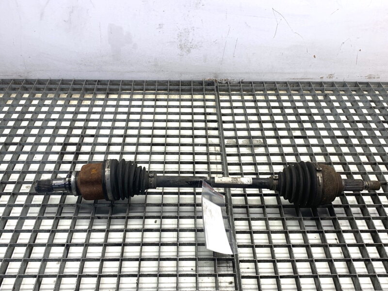 Poloosa levá přední Nissan Micra V (K14) 2016 - 2022