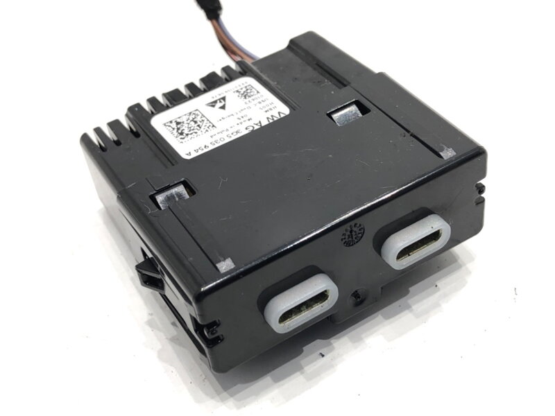 Zásuvka / uložení USB Cupra Formentor (KM7) 2020 - 2022 3G5035954A