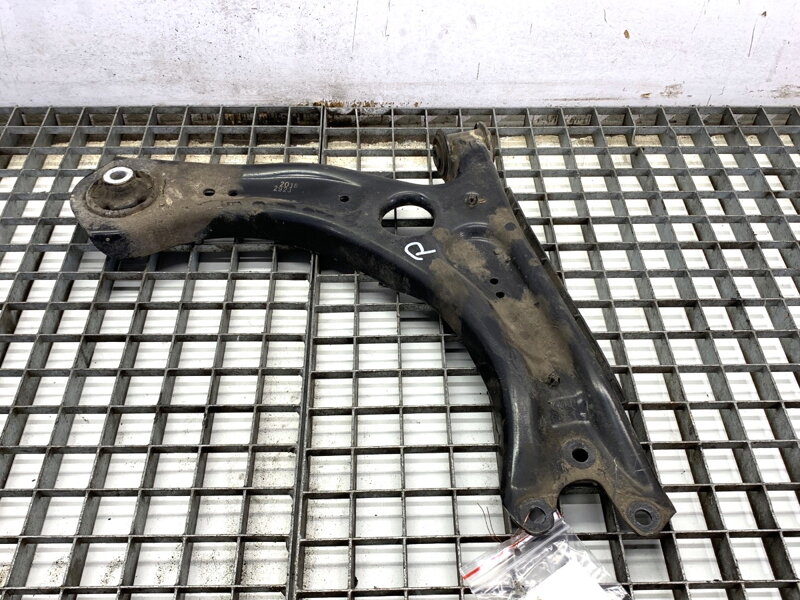 Rameno pravé přední Skoda Kamiq (NW4) 2019 - 2022