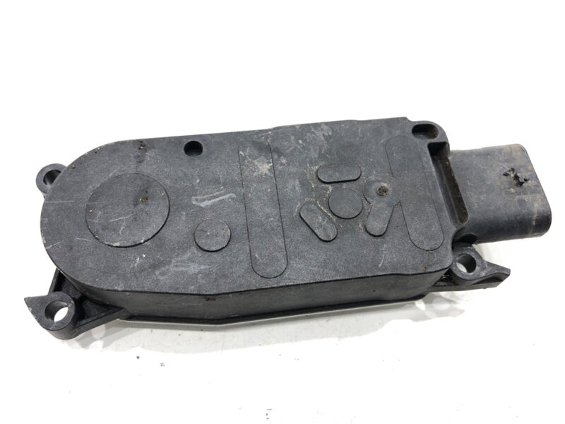 Motorek rolety žaluzie Peugeot 3008 SUV (MC_, MR_, MJ_, M4_) 2016 - 2022 5877R1001