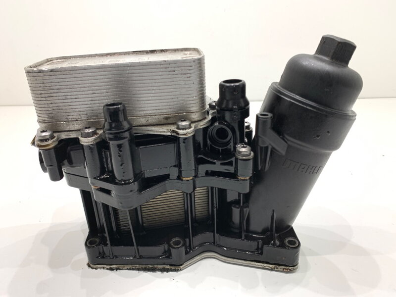 Základna filtru oleje BMW 5 Touring (F11) 2009 - 2017 8510856