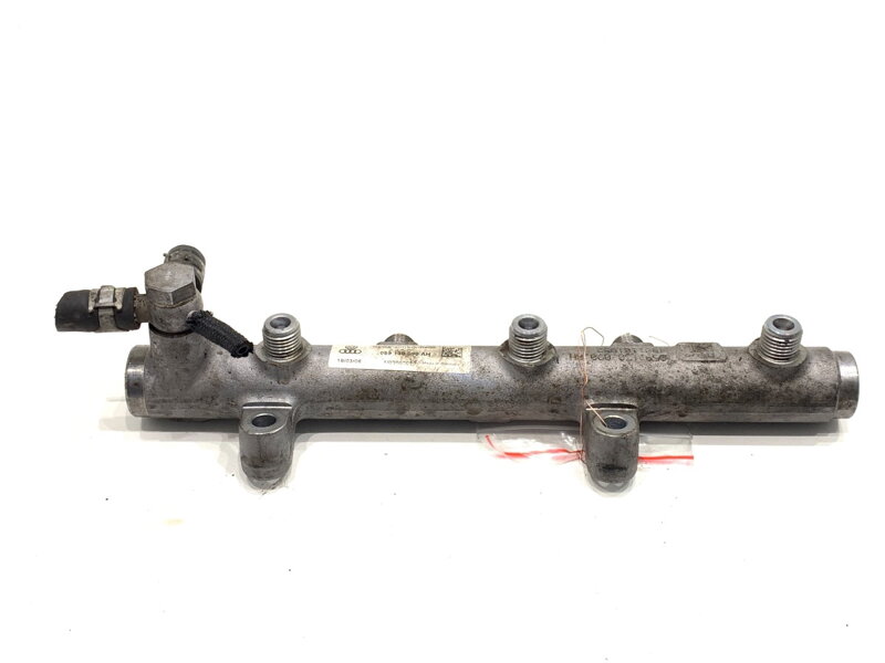 Vstřikovací rampa VW Touareg (7LA, 7L6, 7L7) 2002 - 2013 059130090AH