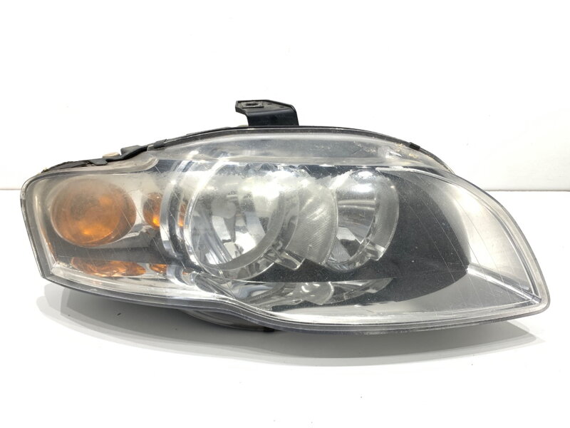 Světlo pravé přední Audi A4 B7 Avant (8ED) 2004 - 2008 8E0941004AK
