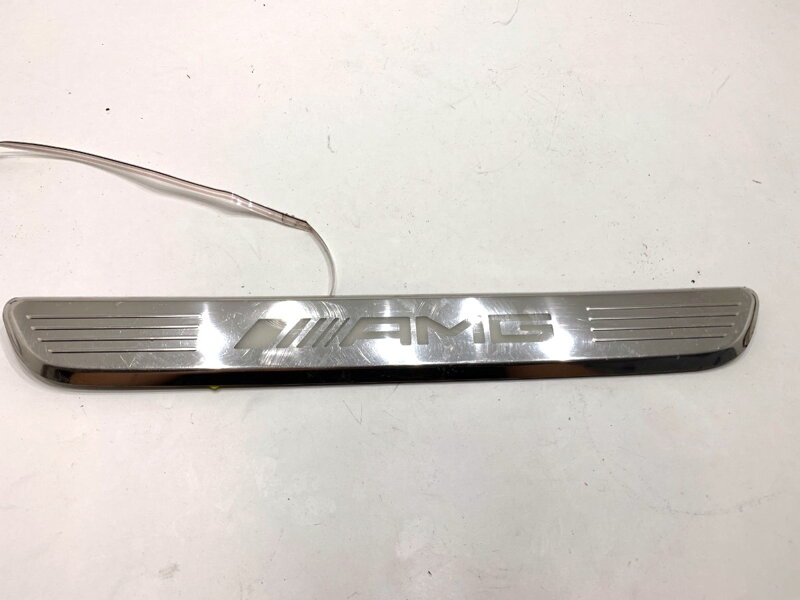 Lišta lišta prahu přední pravá LED Mercedes-benz Class C (W205) 2013 - 2022 A2056800735