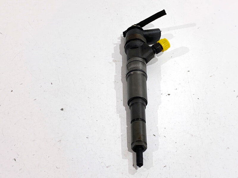 Vstřikovač BMW 3 (E90) 2004 - 2012 7793836