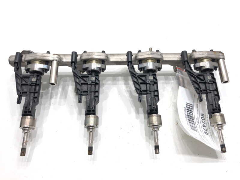 Vstřikovací rampa S wtryskami BMW 5 Touring (G31) 2017 - 2022 8656548