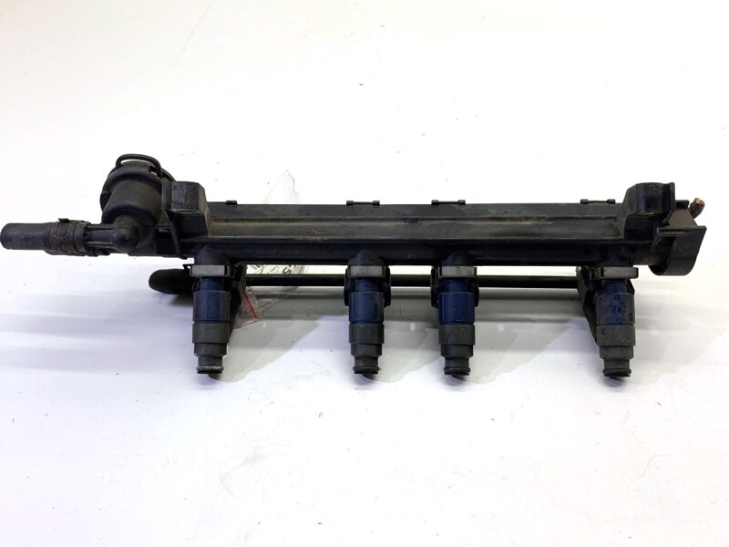 Vstřikovací rampa Seat Alhambra (7V8, 7V9) 1996 - 2010 037133317N