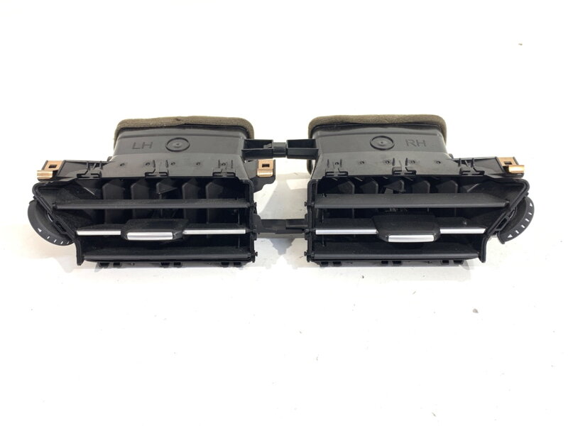 Mřížka ventilace přední Toyota Avensis Kombi (_T27_) 2009 - 2018 55670-05150