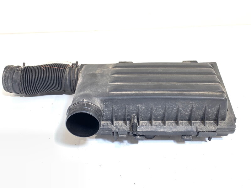 Kryt filtru vzduchu Skoda Octavia III Combi (5E5, 5E6) 2012 - 2022 04E129611G