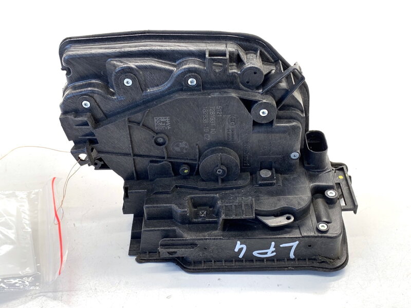 Zámek dveří levý přední BMW 2 Active Tourer (F45) 2013 - 2022 7281931