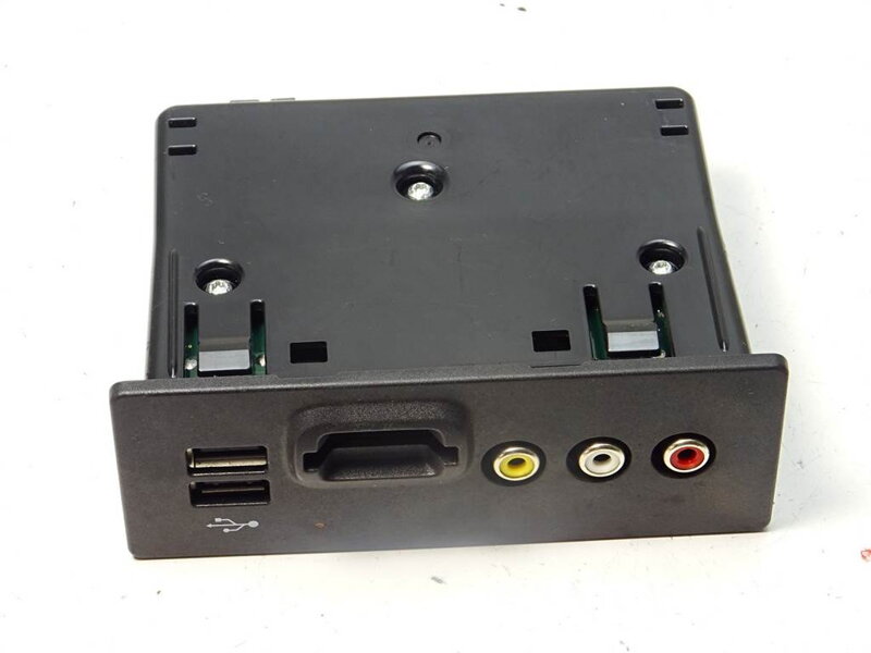 Zásuvka / uložení port USB Ford Mondeo V Sedan (CD) 2012 - 2022