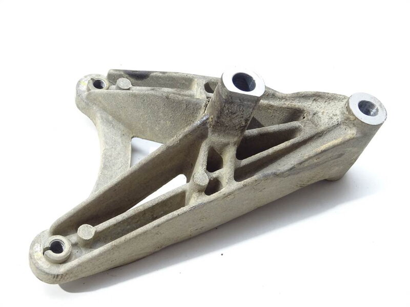 Držák konzole alternátoru Jeep Wrangler III (JK) 2006 - 2022 04627047AA