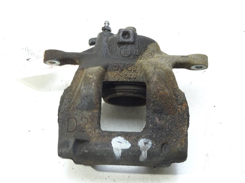 Brzdový třmen přední pravý Toyota Corolla Sedan (_E18_, ZRE1_) 2013 - 2019