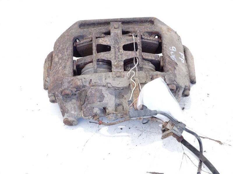 Brzdový třmen přední pravý Mercedes-benz 609D