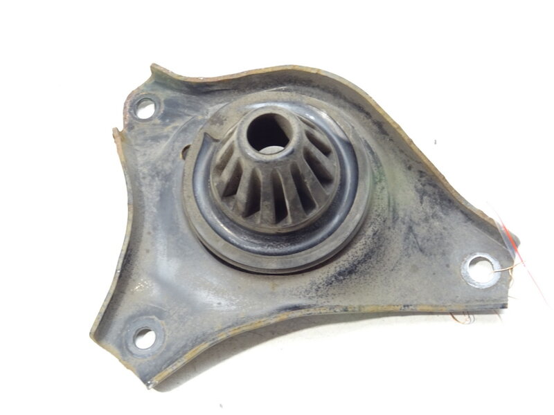 Uložení pružiny zadní levé Lexus RC (_C1_) 2014 - 2022