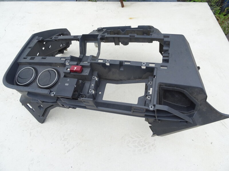 RÁM palubní desky / kokpitu středový Renault Trucks T 2013 - 2022 84524808