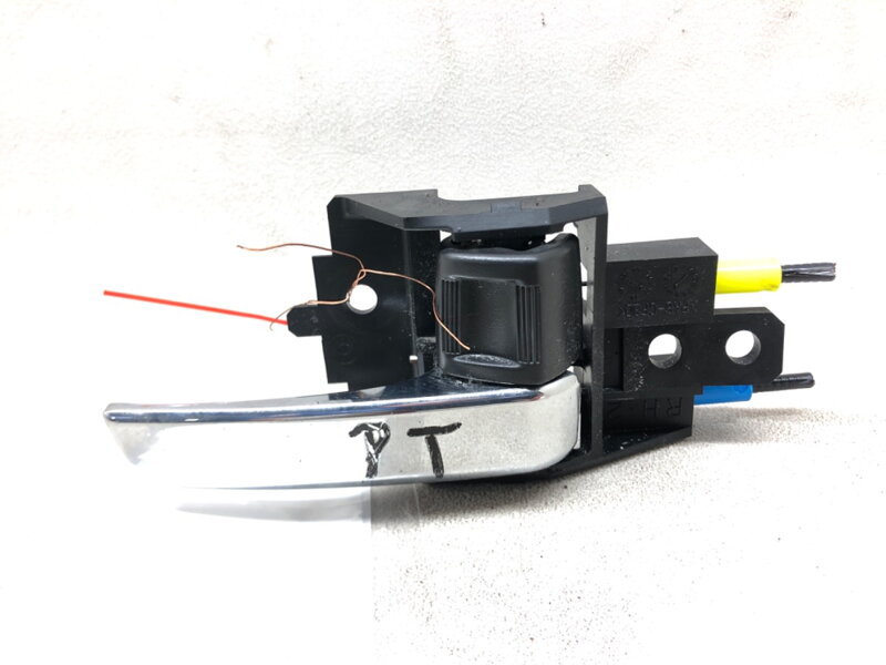 Klika zadní pravá vnitřní Mitsubishi Outlander III (GG_W, GF_W, ZJ, ZL, ZK) 2010 - 2022