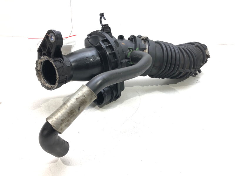 Potrubí hadice turba Renault Megane III Grandtour (KZ0/1) 2008 - 2022 165761844R 1047863S01